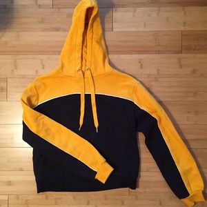 H&M Divided Cropped Hoodie